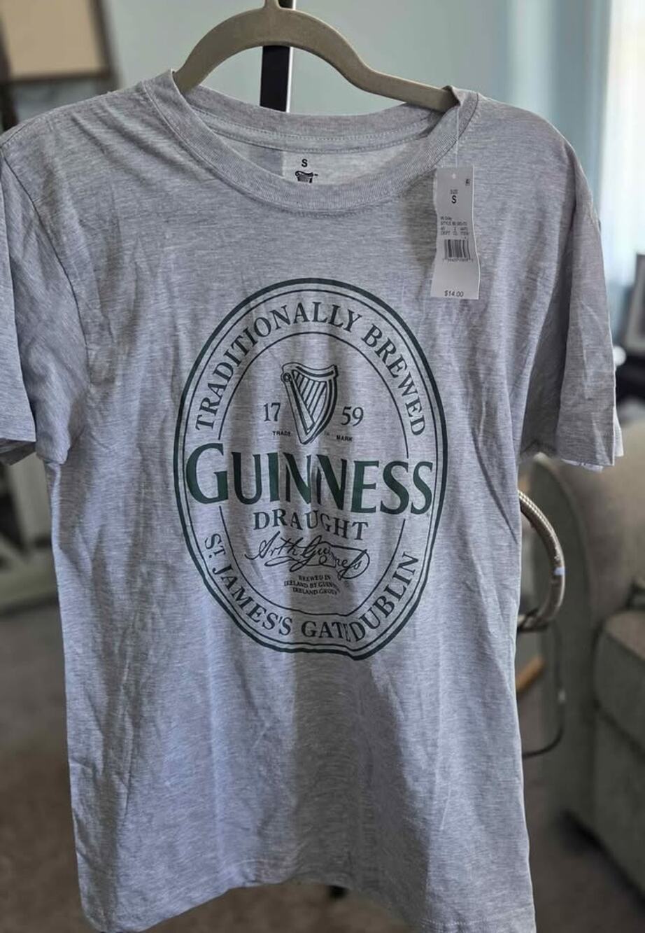 Guinness Draught Beer Logo Graphic T-Shirt Heather Gray Men's Small NWT